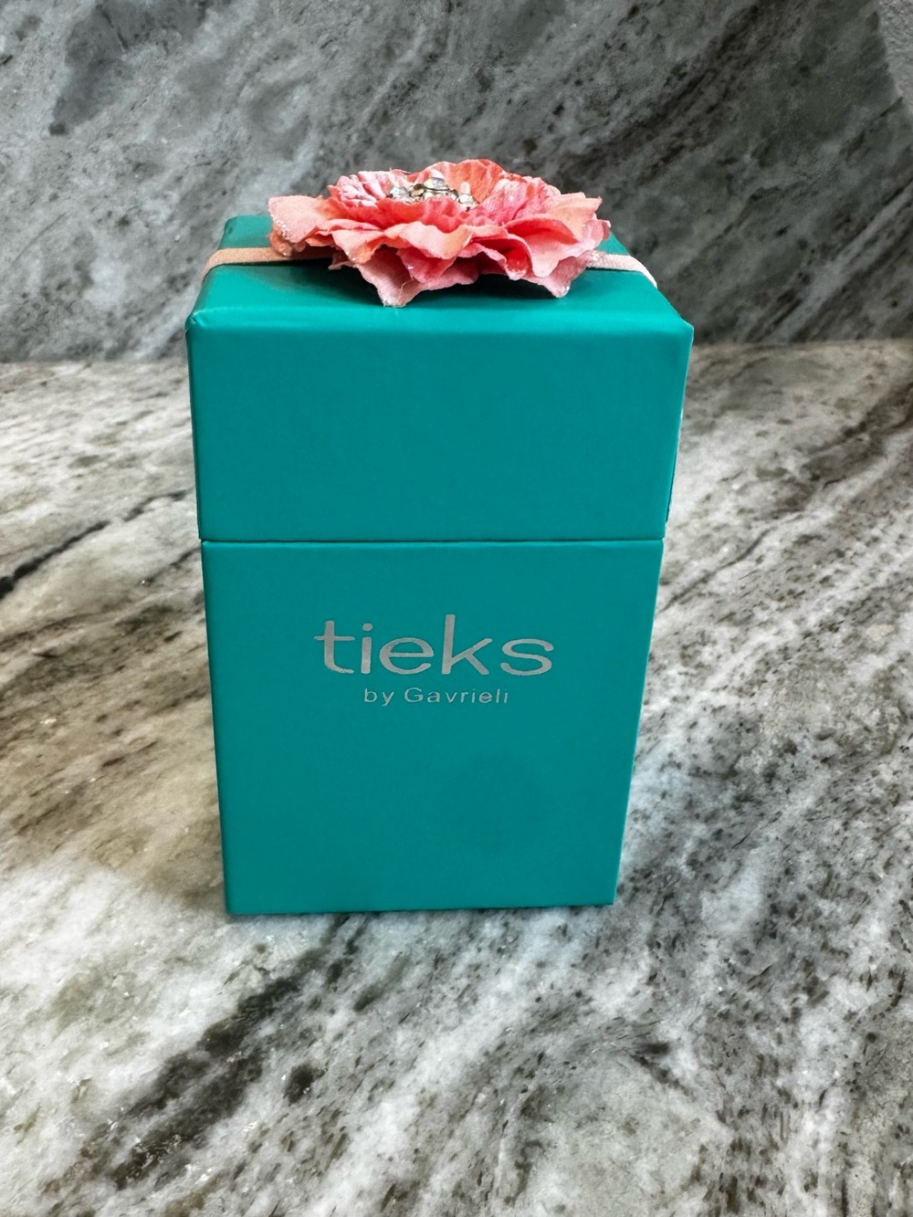 Tieks by Gavrieli Signature Teal Box with Coral Flower